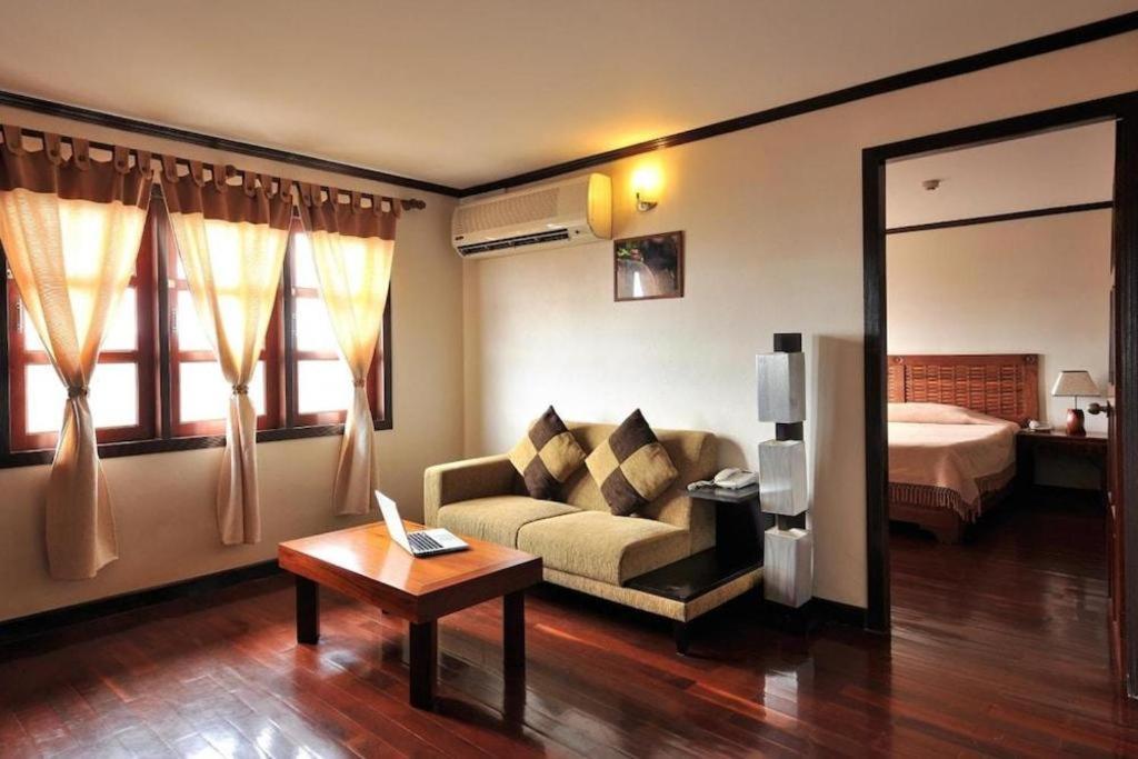 Lao Orchid Hotel Виентиане Екстериор снимка
