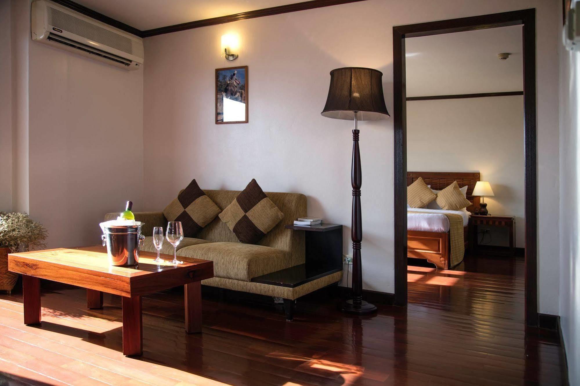 Lao Orchid Hotel Виентиане Екстериор снимка